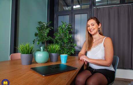 Mature NL xxx picture collection featuring juicy teen in hard fuck scene