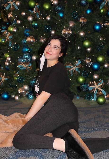 Zishy invite you to explore xxx pictures with Giulia Wylde demonstrating nice shape